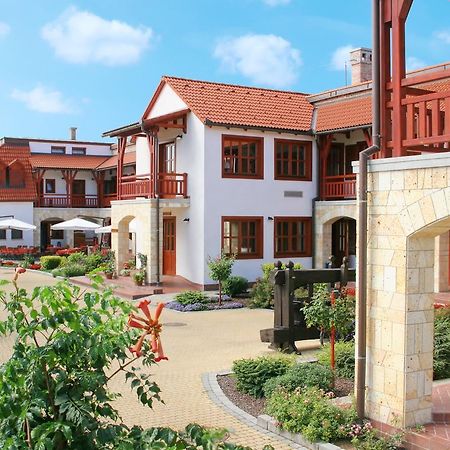 Magita Hotel Basko Buitenkant foto