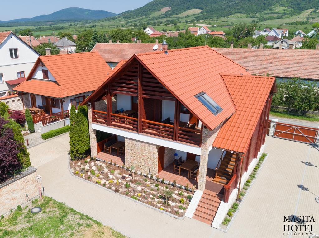 Magita Hotel Basko Buitenkant foto