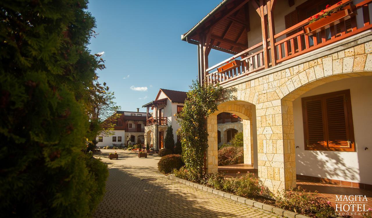 Magita Hotel Basko Buitenkant foto