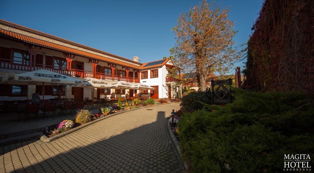 Magita Hotel Basko Buitenkant foto