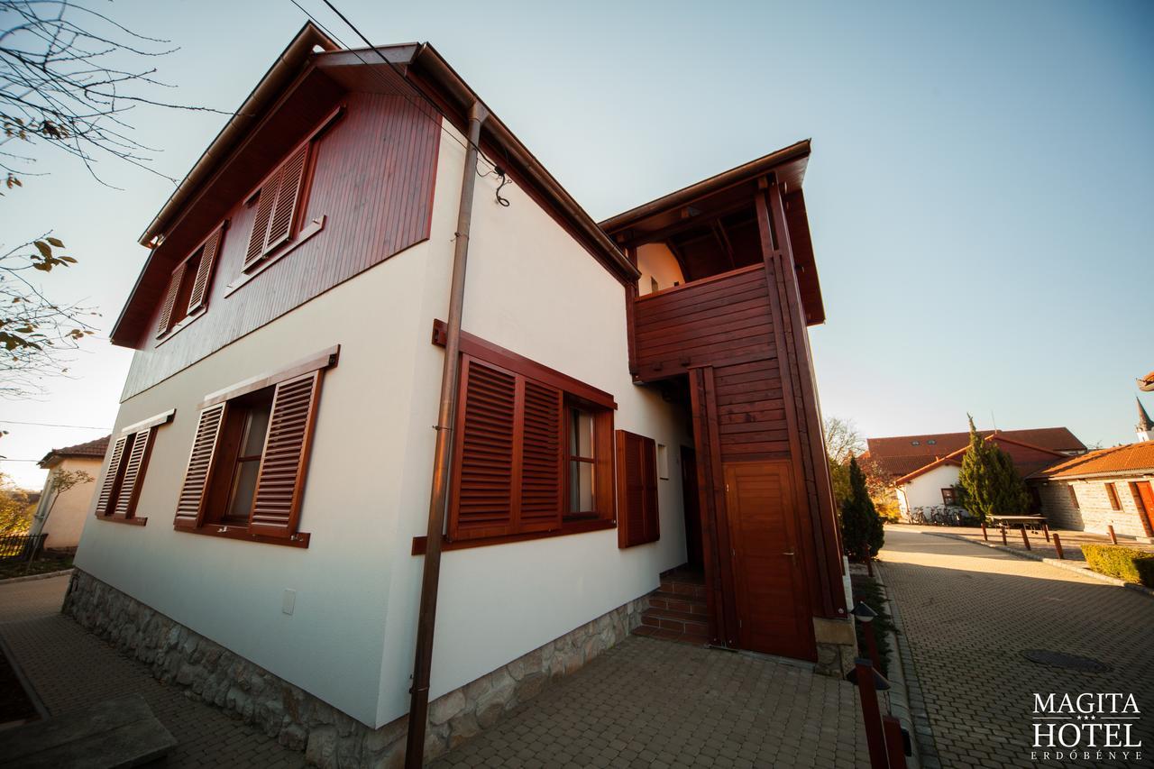 Magita Hotel Basko Buitenkant foto