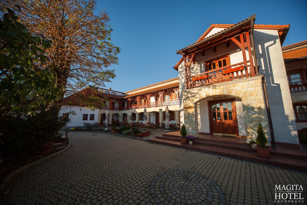 Magita Hotel Basko Buitenkant foto
