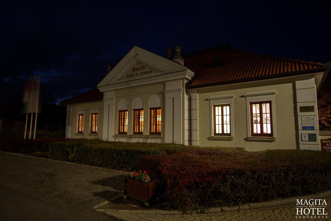 Magita Hotel Basko Buitenkant foto