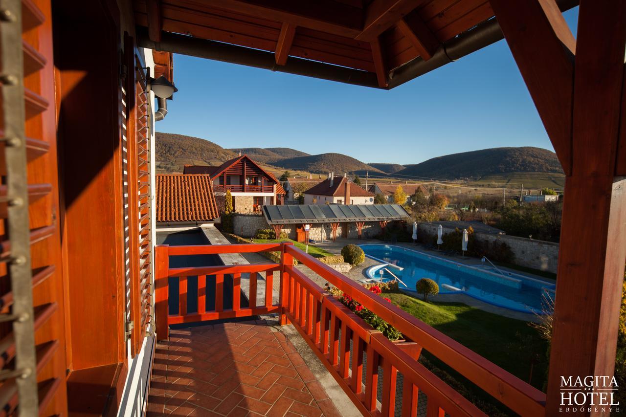 Magita Hotel Basko Buitenkant foto