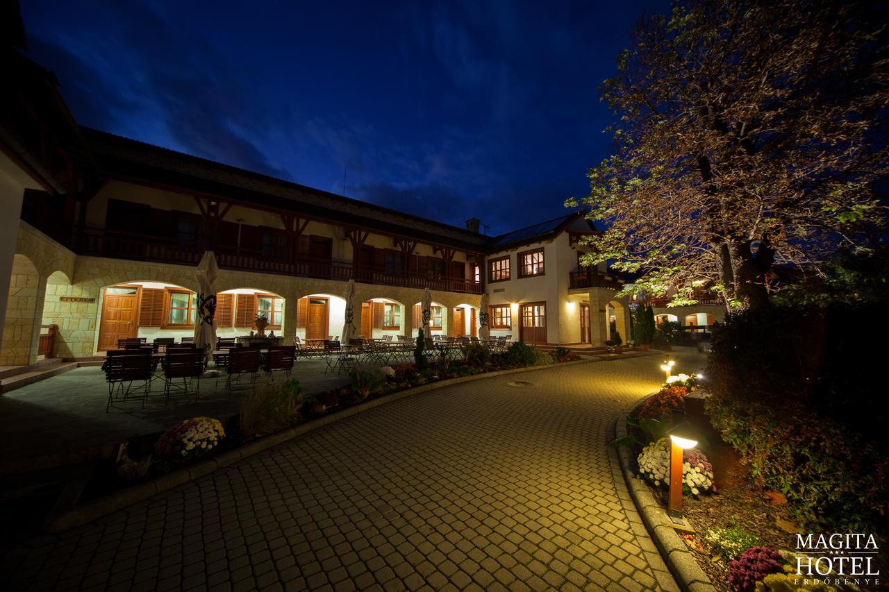 Magita Hotel Basko Buitenkant foto