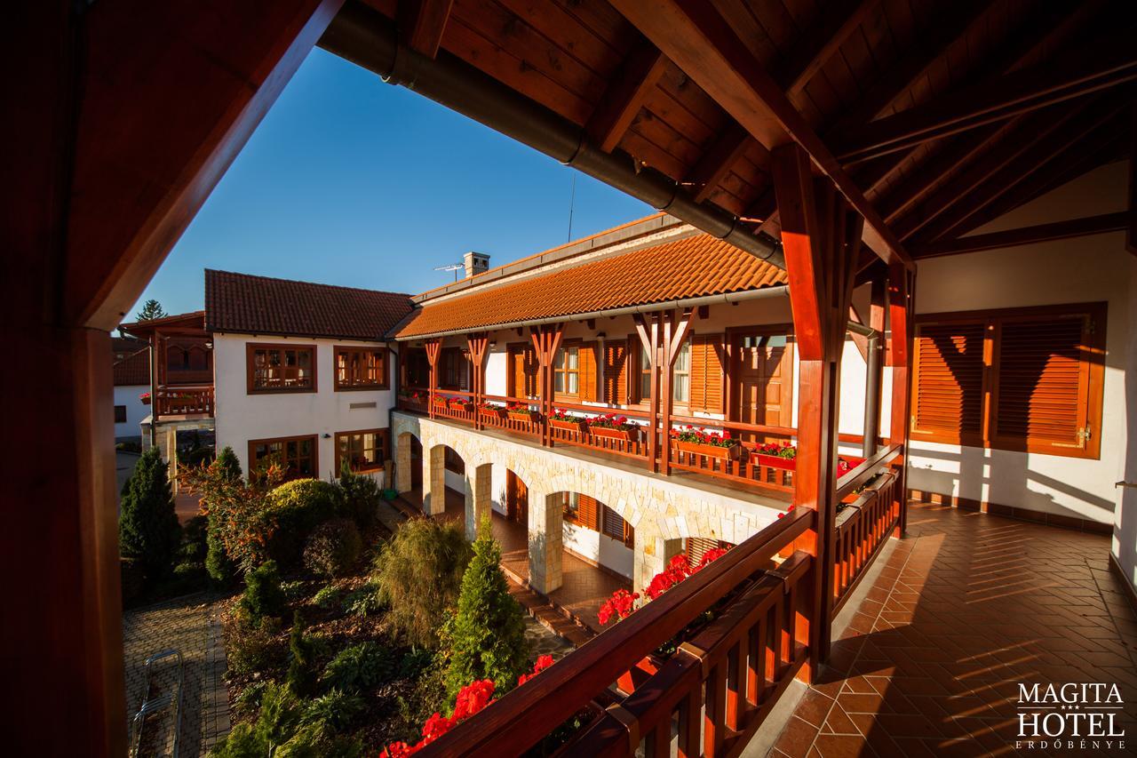 Magita Hotel Basko Buitenkant foto